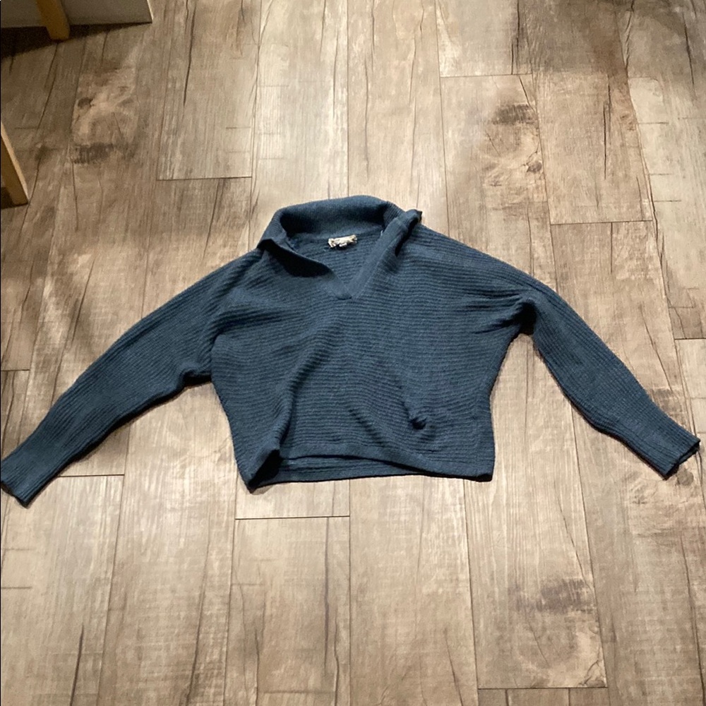 Pink Rose Blue V-Neck Sweater Cropped Knit